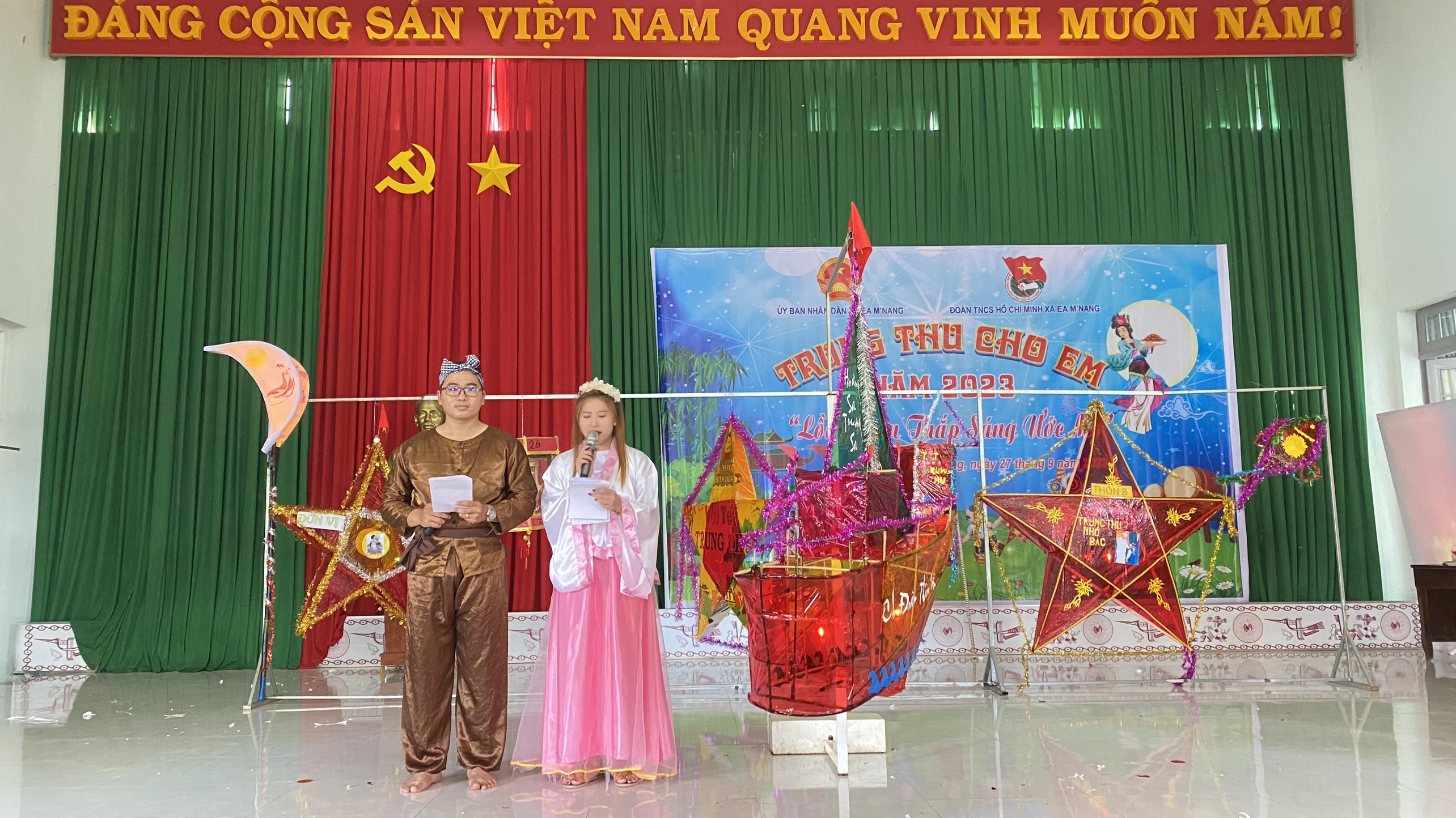 UBND XÃ EA M'NANG PHỐI HỢP TỔ CHỨC CHƯƠNG TRÌNH TRUNG THU CHO EM - LỒNG ĐÈN THẮP SÁNG ƯỚC MƠ NĂM 2023